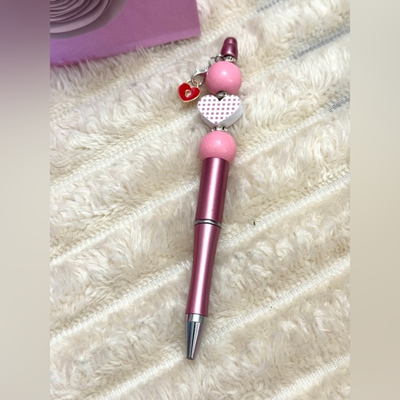 Hand Crafted Valentine’s Day Gift Set Cupcake Socks & Beaded Pen W/ Gift Bag - Picture 7 of 10